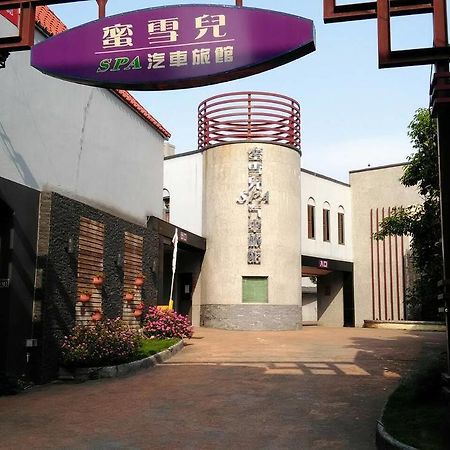 Michelle Motel Taichung Buitenkant foto
